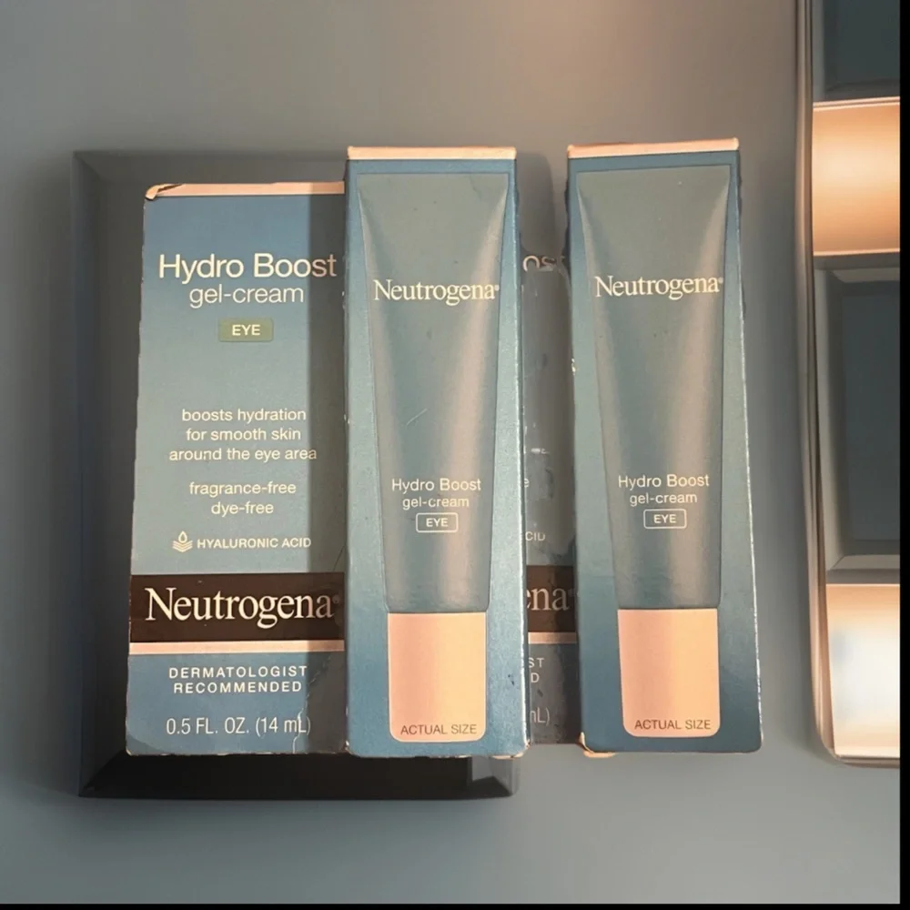 2- Neutrogena Hydro Boost Eye Gel-Cream 4 Sensitive Skin Moisturizing 👀 Oil Free
